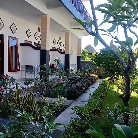 Dwiki Putra Home Stay Lembongan Exteriör bild