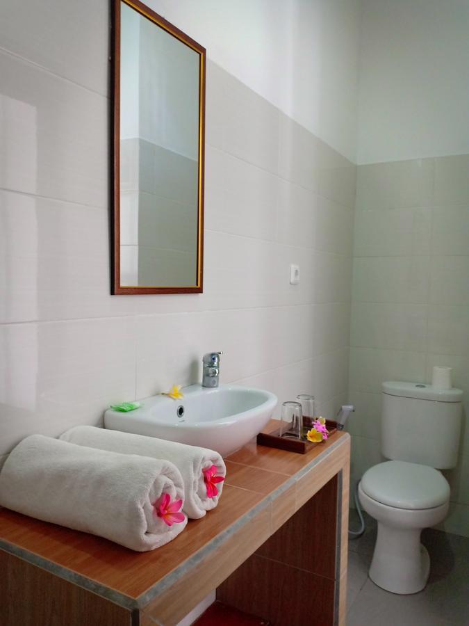 Dwiki Putra Home Stay Lembongan Exteriör bild