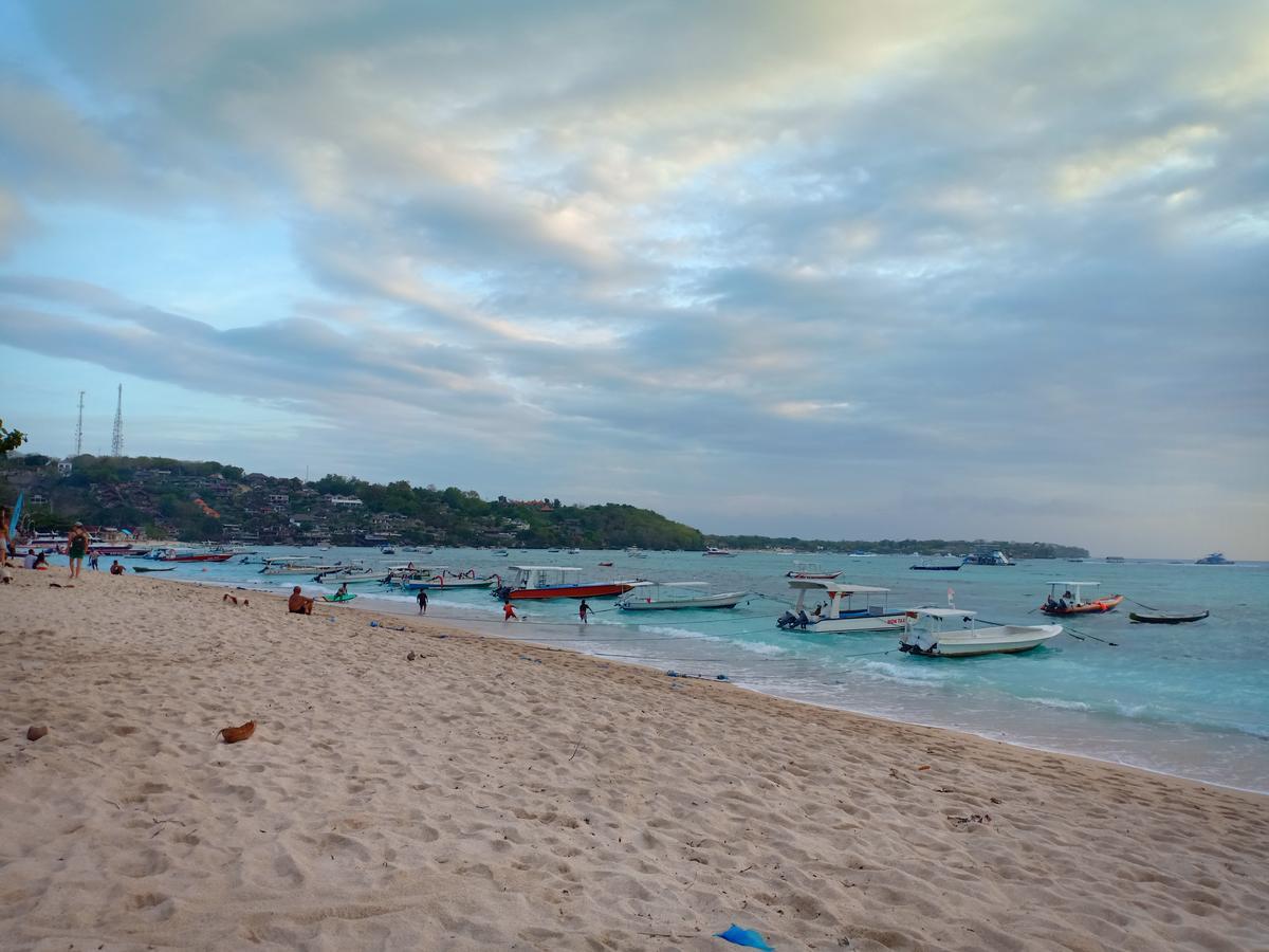 Dwiki Putra Home Stay Lembongan Exteriör bild