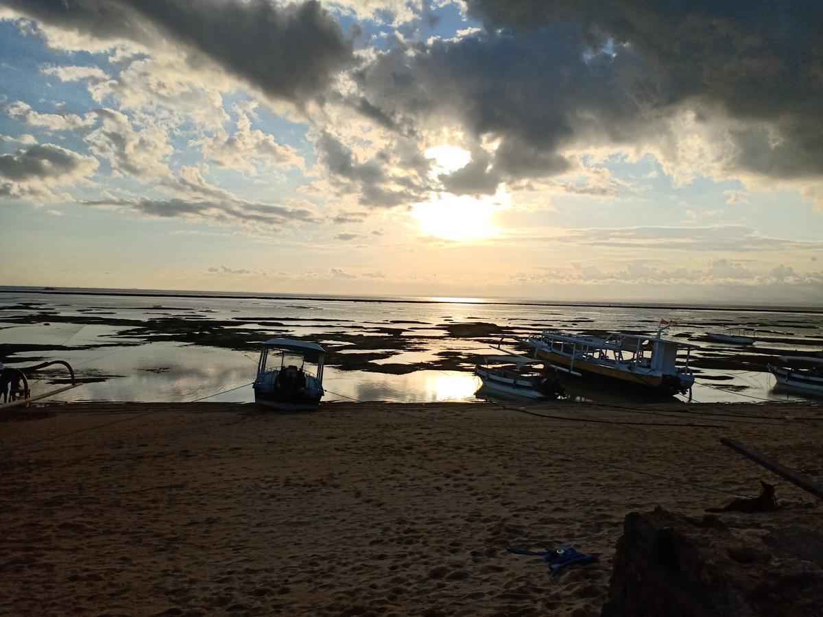 Dwiki Putra Home Stay Lembongan Exteriör bild