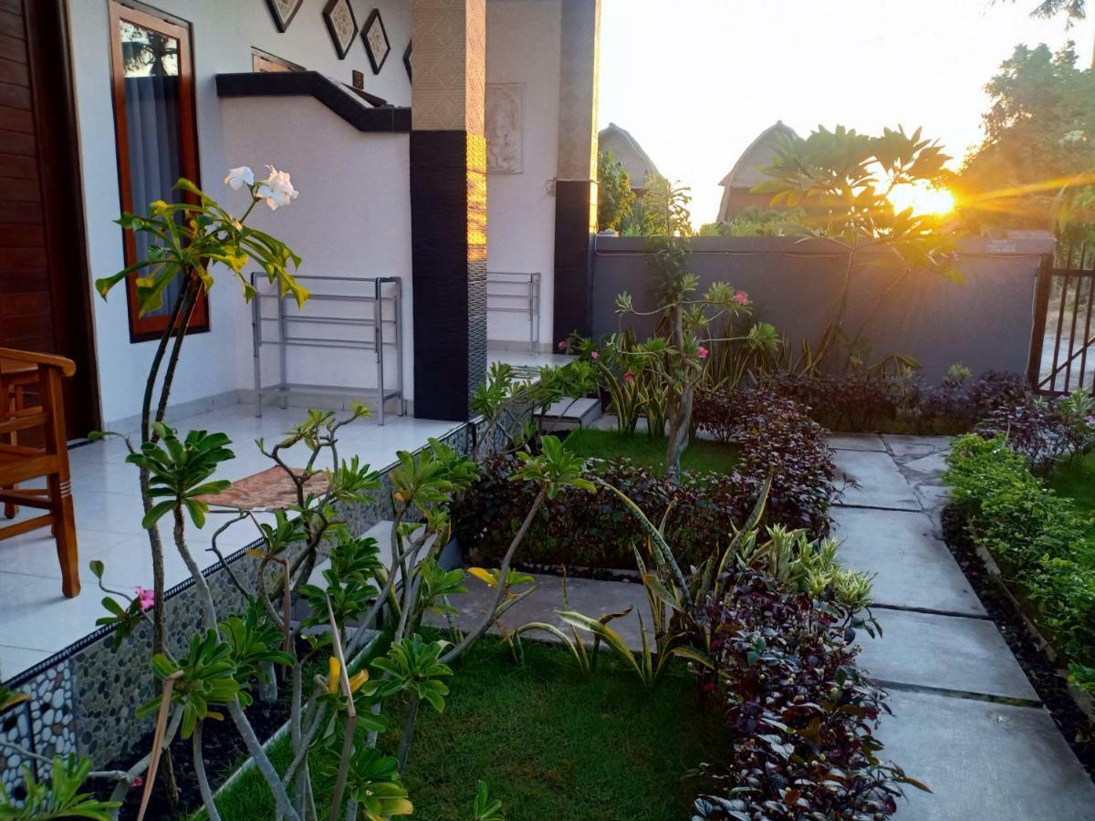 Dwiki Putra Home Stay Lembongan Exteriör bild