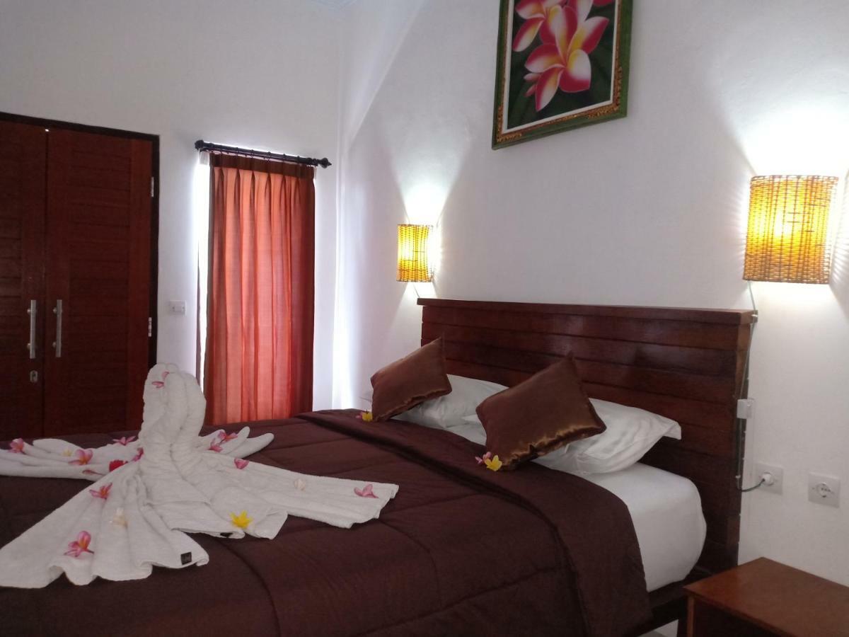 Dwiki Putra Home Stay Lembongan Exteriör bild
