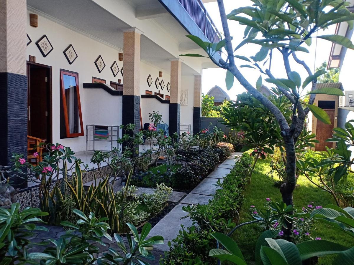 Dwiki Putra Home Stay Lembongan Exteriör bild